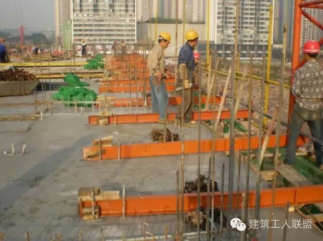 本文结合实际的现场施工经验